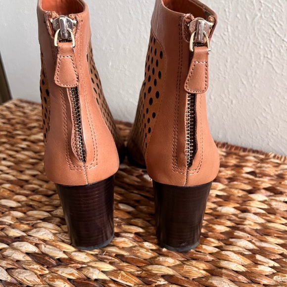 Rebecca Minkoff Camel Perforated Leather Back Zip booties ankle boots heels 8 - Picture 3 of 8